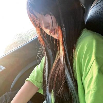 假日嬉春 海报